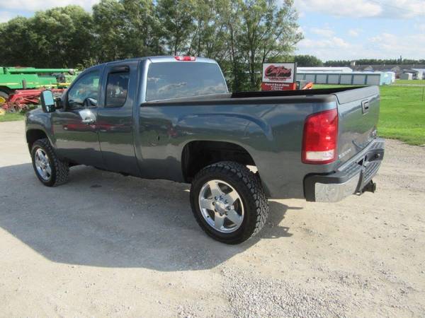 2013 GMC Sierra 2500HD 4WD Ext Cab SLT 62,593 Miles - $22,900 for sale in Colfax, IA – photo 7
