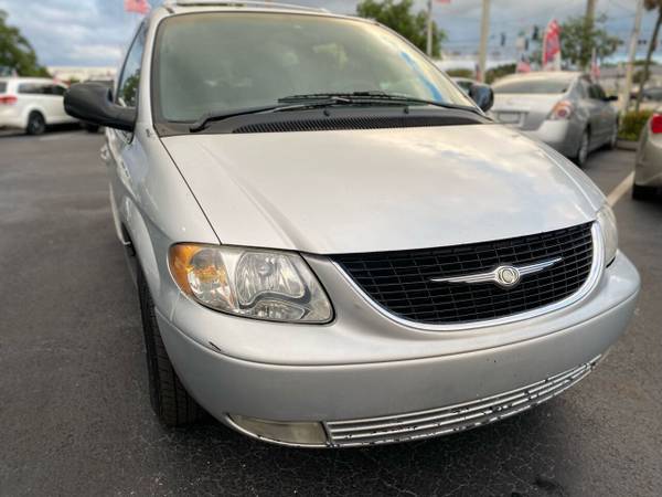 2001 Chrysler Town & Country Mini Van 3rd Row Leather Loaded for sale in Pompano Beach, FL – photo 6