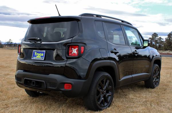 2017 Jeep Renegade LATITUDE 4X4 ONE OWNER - - by for sale in Redmond, OR – photo 3