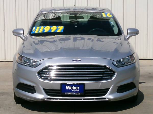 2016 Ford Fusion HYBRID SE-SHARP UNIT! VERY WELL MAINTAINED! for sale in Silvis, IA – photo 4