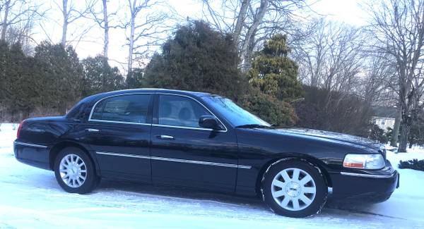 2007 Lincoln Town Car for sale in Bethlehem, CT