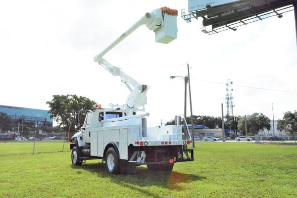 2007 International 7300 Altec 45 Bucket Truck 4X4 - cars & trucks -... for sale in Hollywood, OH – photo 13
