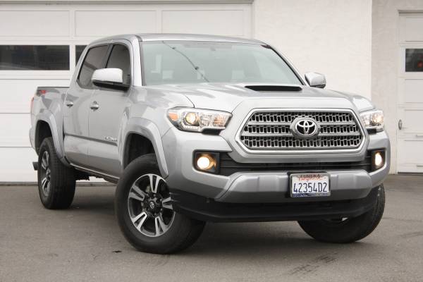 2017 Toyota Tacoma TRD Sport 4x4 6-Speed Manual, Only 14k Miles for sale in Eureka, CA – photo 16