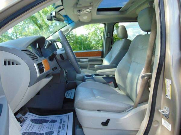 2009 Chrysler Town & Country Limited, 177K Miles, Leather, DVD, & More for sale in Alexandria, MN – photo 6