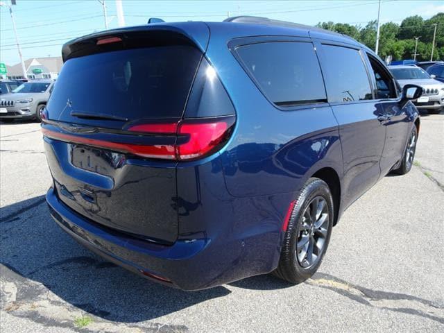 2021 Chrysler Pacifica Touring-L for sale in East Providence, RI – photo 8