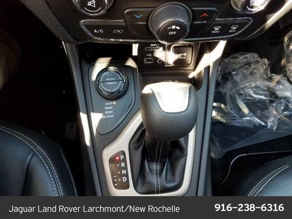 2014 Jeep Cherokee Latitude SKU:EW166379 SUV for sale in New Rochelle, NY – photo 13