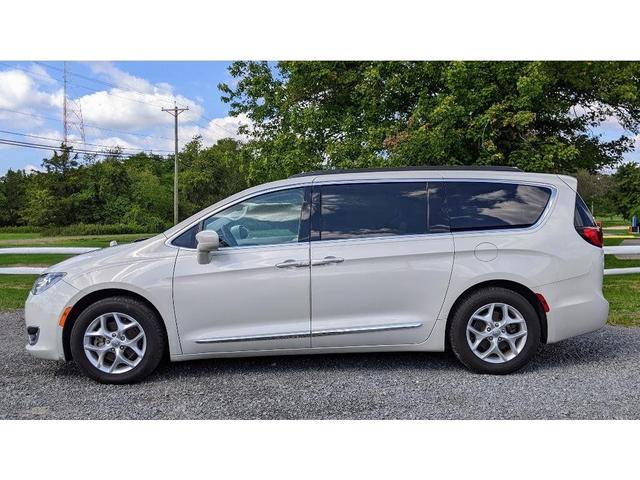 2017 Chrysler Pacifica Touring-L for sale in Somerset, NJ – photo 4