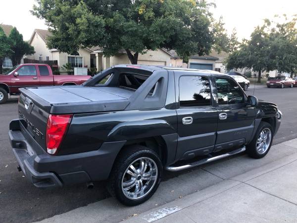 2005 Chevy avalanche 2wd for sale in Lodi , CA