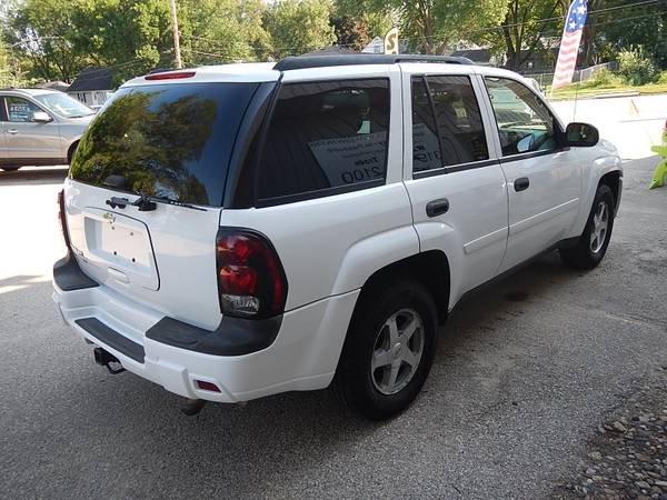 $5995 - 2006 CHEVY TRAILBLAZER LS 4X4 - ONLY 120K MILES - NEW TIRES! for sale in Marion, IA – photo 4