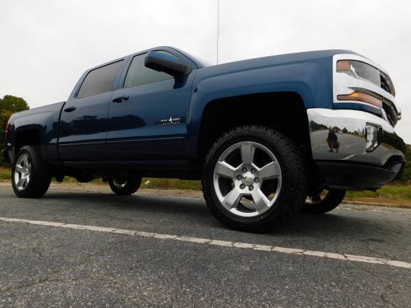 1 OWNR 3.5" LIFTED 16 CHEVY SILVERADO LT CREW 4X4 NEW 275/55/20... for sale in KERNERSVILLE, NC – photo 2