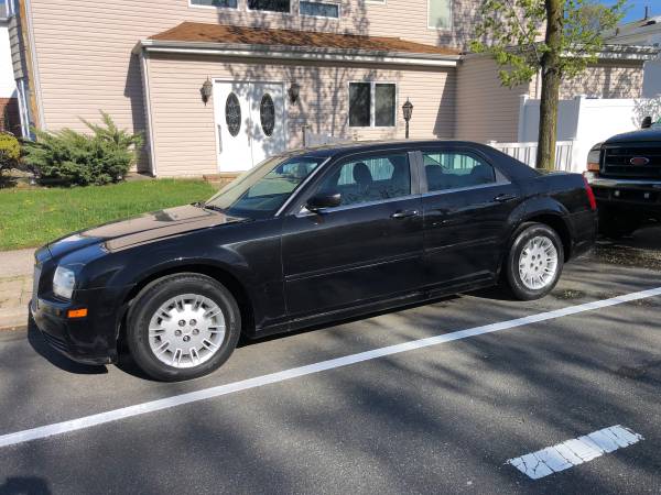 2006 Chrysler 300, Runs excellent, 6 cylinder 48, 000 original miles for sale in STATEN ISLAND, NY – photo 4