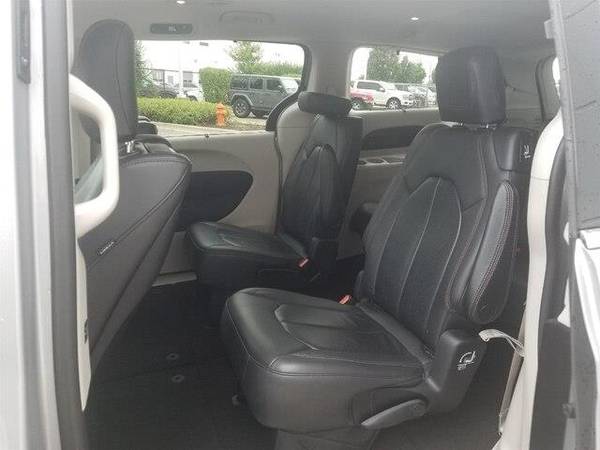 2017 Chrysler Pacifica mini-van Touring-L Plus $443.69 PER for sale in Naperville, IL – photo 12