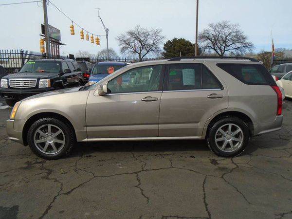 2004 Cadillac SRX Base RWD 4dr SUV V8 - BEST CASH PRICES AROUND! for sale in Detroit, MI – photo 4