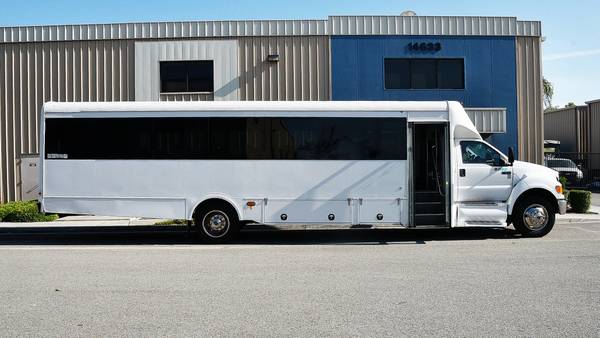 Limo 2013 Ford F-650 Shuttle Bus>>>Nice<<< for sale in Fontana, CA