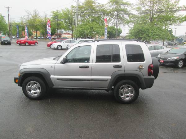 FM Jones and Sons 2006 Jeep Liberty 4x4 - - by dealer for sale in Eugene, OR – photo 4