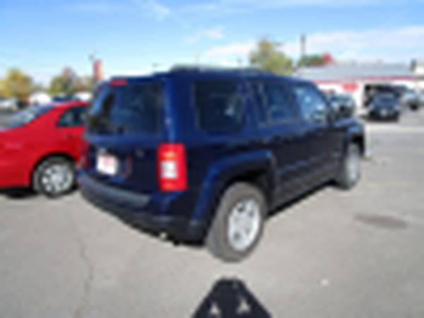 2014 Jeep Patriot Sport 4x4 4dr SUV - cars & trucks - by dealer -... for sale in Redmond, OR – photo 5