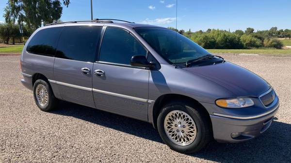 1997 CHRYSLER TOWN COUNTRY XLi LOW MILES LEATHER SEATS SUPER for sale in Tucson, AZ – photo 4