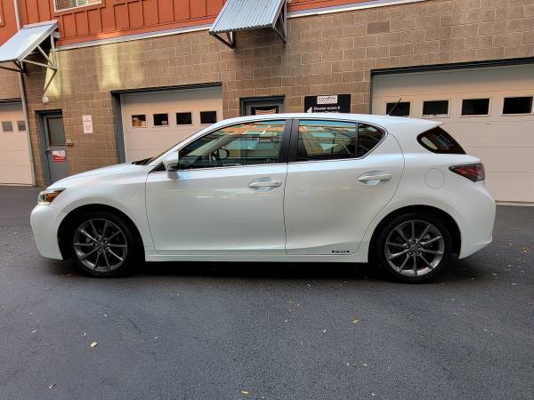 2011 LEXUS CT200H LOW MILES ! - - by dealer - vehicle for sale in Lynnwood, WA – photo 8