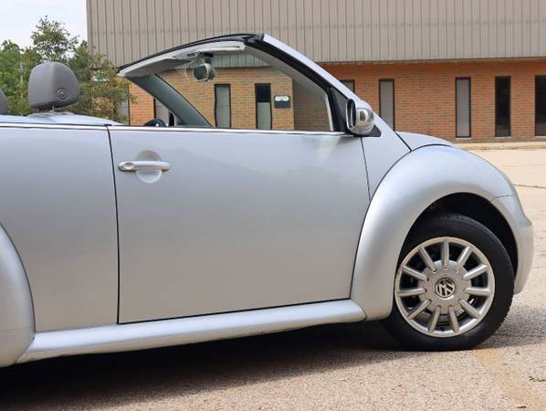 2004 VW NEW BEETLE CONVERTIBLE GLS 1-OWNER 91k-MILES MANUAL for sale in Elgin, IL – photo 8