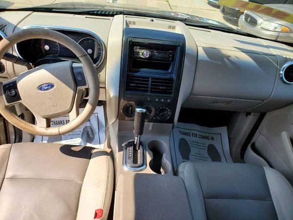 2006 Ford Explorer XLT 4dr SUV 4WD (V8) - BEST CASH PRICES AROUND! for sale in Warren, MI – photo 9