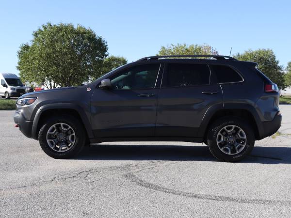 2019 JEEP CHEROKEE TRAILHAWK V6 4WD 24K MILES ONLY - cars & for sale in Omaha, NE – photo 8