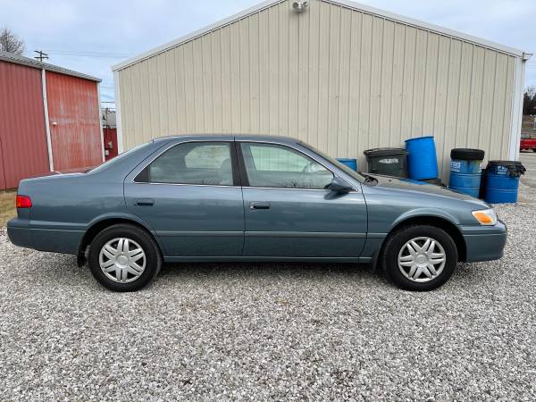 Toyota Camry low miles for sale in Georgetown, KY – photo 5