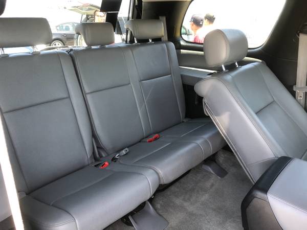 11' Toyota Sequoia Platimum 4x4, NAV, DVD, Leather, Moonroof, Clean for sale in Visalia, CA – photo 12