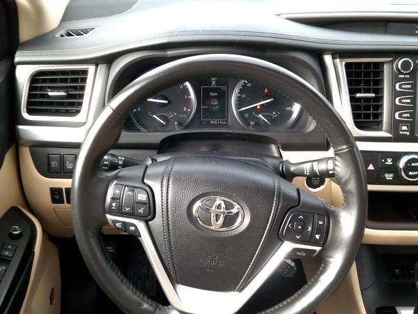 2015 Toyota Highlander - - by dealer - vehicle for sale in TROY, OH – photo 11