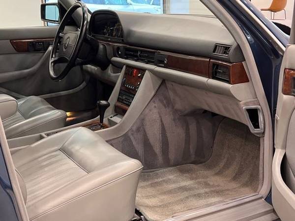 1986 Mercedes-Benz 560 SEL Well Maintained Only 122, 575 Miles - cars for sale in Gladstone, OR – photo 19