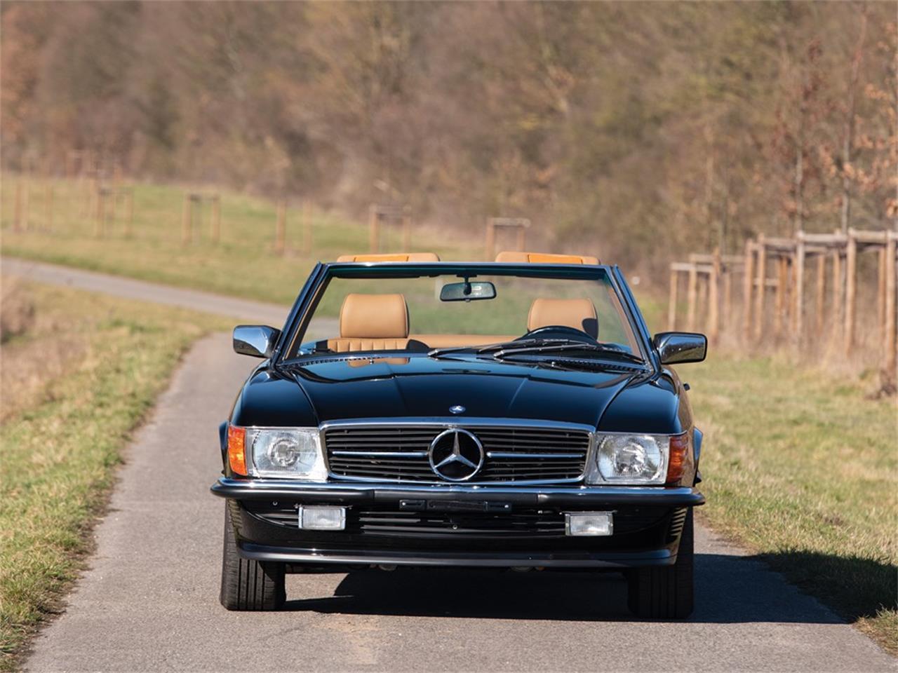 For Sale at Auction: 1988 Mercedes-Benz 560SL for sale in Essen, Other – photo 8