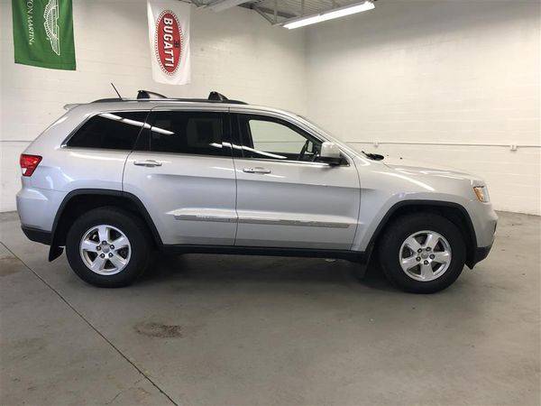 2012 Jeep Grand Cherokee 4WD 4dr Laredo -EASY FINANCING AVAILABLE for sale in Bridgeport, CT – photo 3