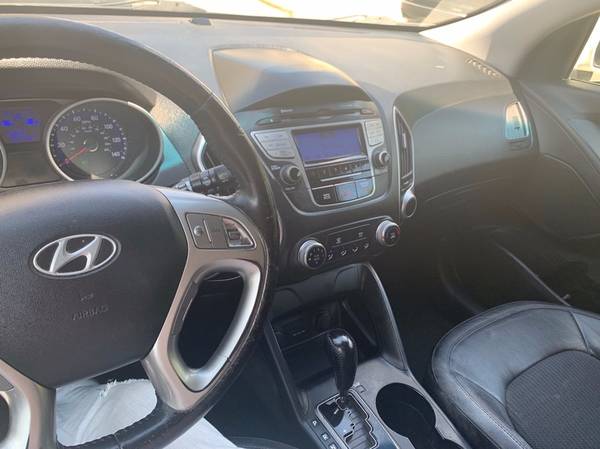 2012 Hyundai Tucson GLS PZEV hatchback Cotton White for sale in Yonkers, NY – photo 19