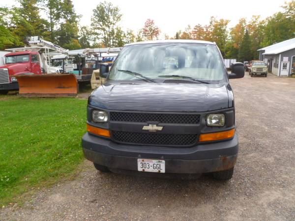 2006 CHEVORLET EXPRESS 3500 VAN 14 PASSENGER GM GMC 167,000 MILES 6.0 for sale in Westboro, WI – photo 3