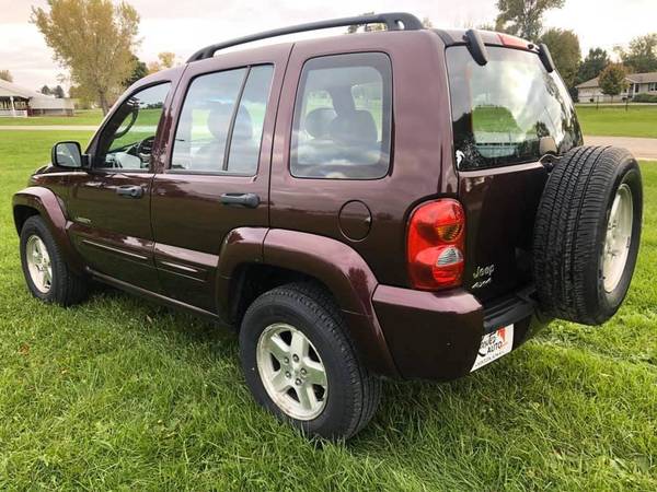 04 Jeep Liberty Sport 4x4 Very Clean New Tires for sale in Vinton, IA – photo 10
