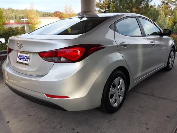 2016 Hyundai Elantra SE 6AT - - by dealer - vehicle for sale in Grass Valley, NV – photo 17