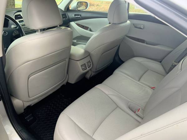 2011 Lexus ES 350 (Just right!) for sale in Ashland, OR – photo 5