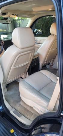 2007 Cadillac Escalade mint condition for sale in North Babylon, NY – photo 12