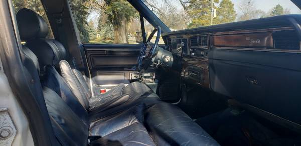 1989 Lincoln Town Car - cars & trucks - by owner - vehicle... for sale in Warren, MI – photo 11