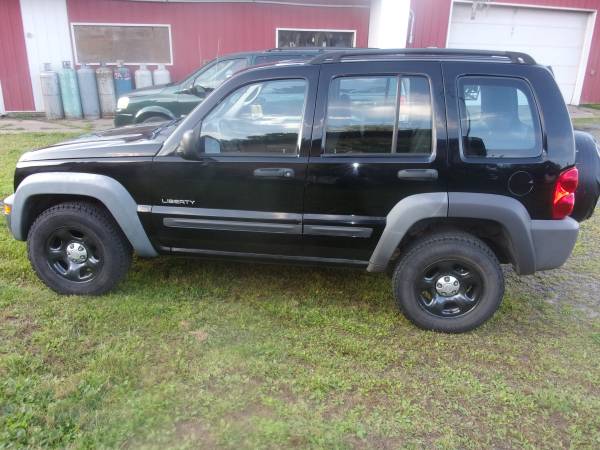 2004 Jeep Liberty (4x4) VERY NICE only (182k) miles - cars & trucks... for sale in fall creek, WI – photo 6