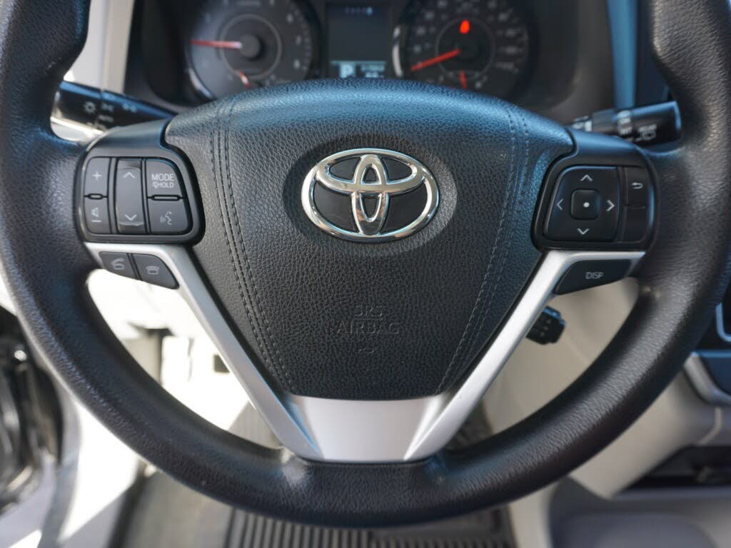 2016 Toyota Sienna L 7-Passenger for sale in Las Vegas, NV – photo 8