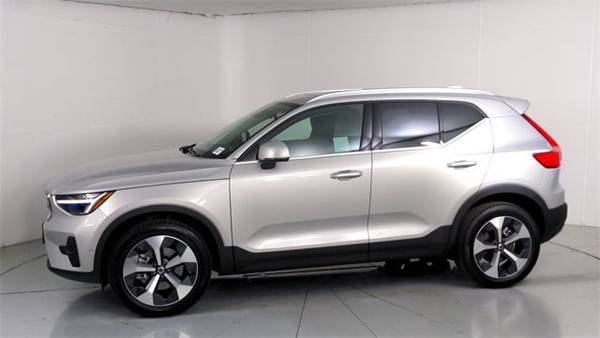 2023 Volvo XC40 B5 AWD Mild Hybrid Plus Bright - - by for sale in Culver City, CA – photo 7