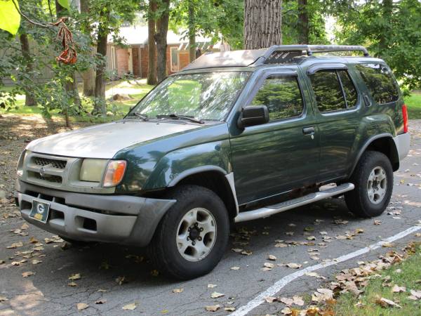 2000 Nissan XTERRA XE SUV 2WD V6 AT Dark Green - cars & trucks - by... for sale in Greenfield, IN – photo 2