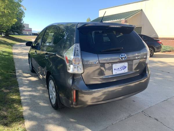 2013 TOYOTA PRIUS V - Extra Space and Save on Fuel Leather Very NICE for sale in Frederick, WY – photo 5