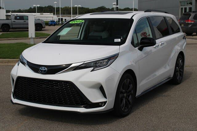 2022 Toyota Sienna XSE 7-Passenger FWD for sale in Memphis, TN