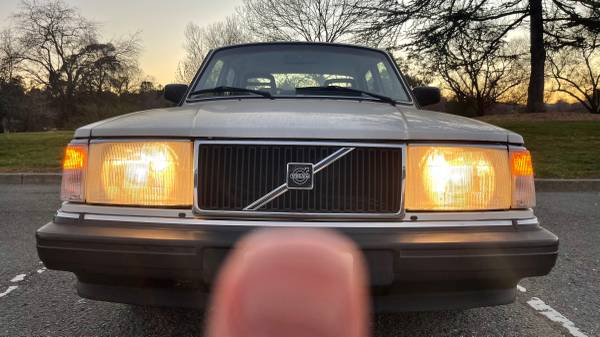 1989 Volvo 240 DL AUTMATIC LOW MILAGE CLEAN TITLE SMOG PASSED - cars for sale in Walnut Creek, CA – photo 5