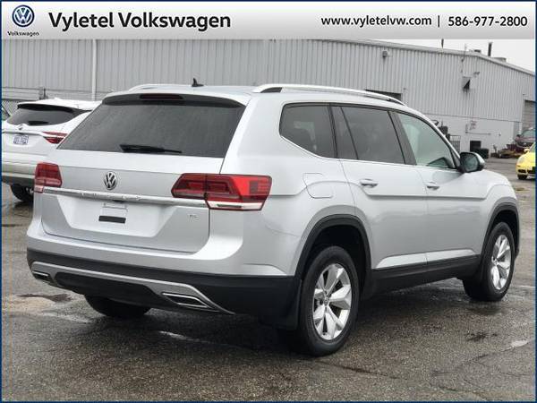 2018 Volkswagen Atlas SUV 3.6L V6 Launch Edition FWD *Ltd - cars &... for sale in Sterling Heights, MI – photo 3