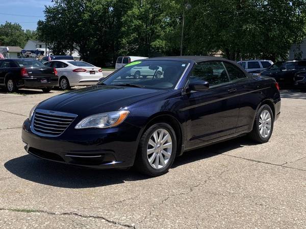 2012 Chrysler 200 Convertible Touring .Financing Available. for sale in Mishawaka, IN – photo 5