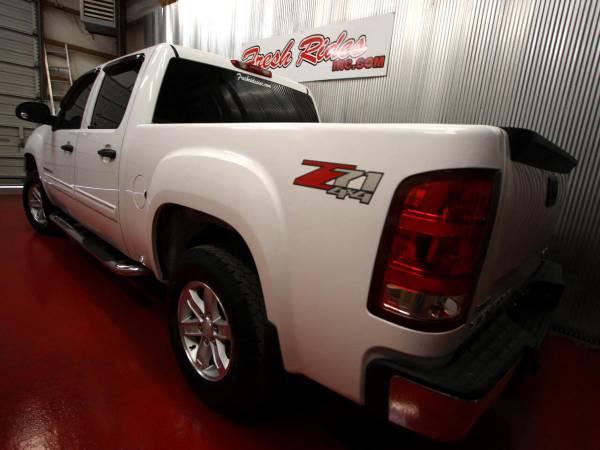 2009 GMC Sierra 1500 4WD Crew Cab 143.5 SLE - GET APPROVED!! - cars... for sale in Evans, WY – photo 2