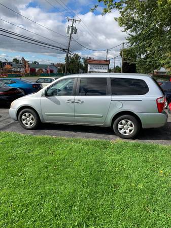 2006 Kia Sedona Very Well Maintained - - by dealer for sale in Clarence, NY – photo 5