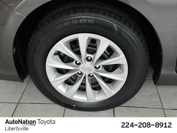 2017 Toyota Camry LE SKU:HU289626 Sedan for sale in Libertyville, IL – photo 9